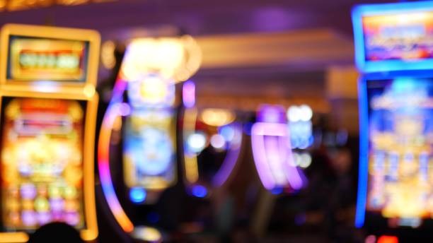 Wolf Gold slot game interface on mobile phone
